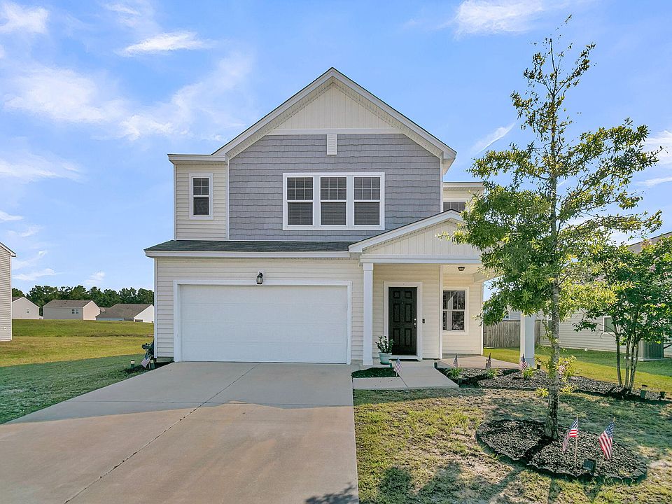1st image of 420 Pender Woods Dr