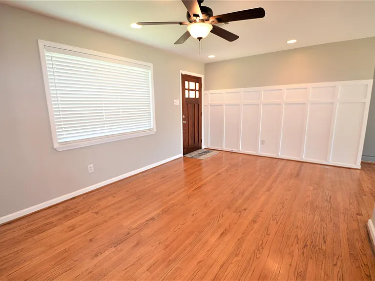 1906 Coulcrest Dr — Photo 6