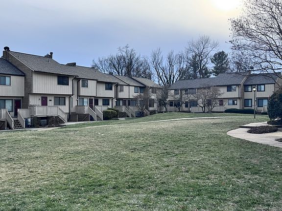 3rd image of 2440 Glengyle Dr #240
