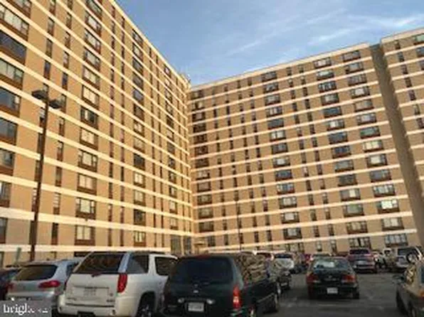4600 Duke St APT 1208, Alexandria, VA 22304