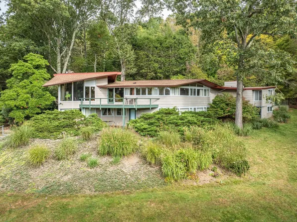 23 Dunham Pond Road East, Mansfield, CT 06268