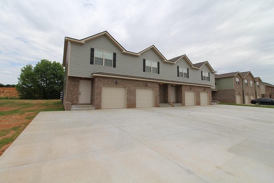 1st image of 1724 Manning Dr #2