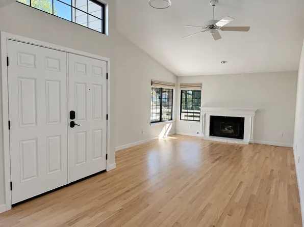 16158 Se 33rd Lane, Bellevue, WA 98008