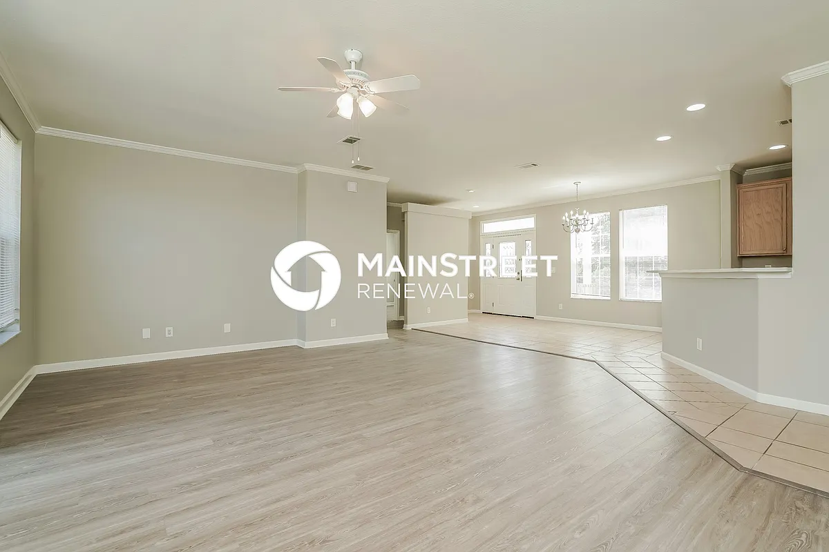 Living Room - 603 E 8th St