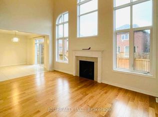 10 Benn Ave, Georgina, ON L4P 0G8