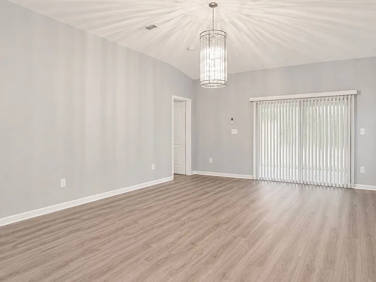 18686 Dobson Dr — Photo 3