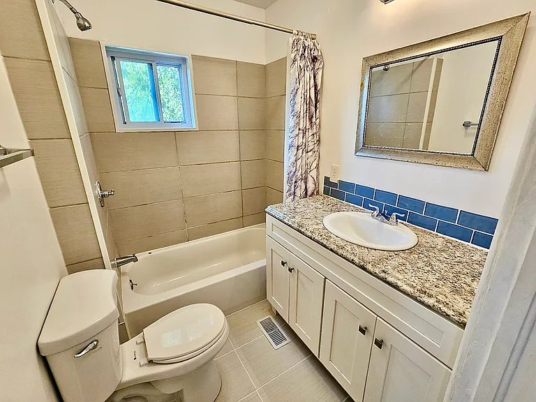 2nd floor bathroom