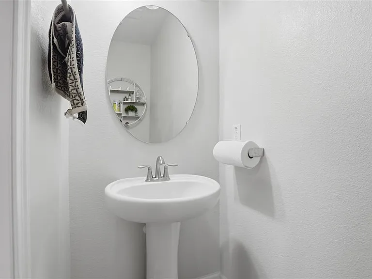 11007 Sycamore Woods Dr — Photo 30