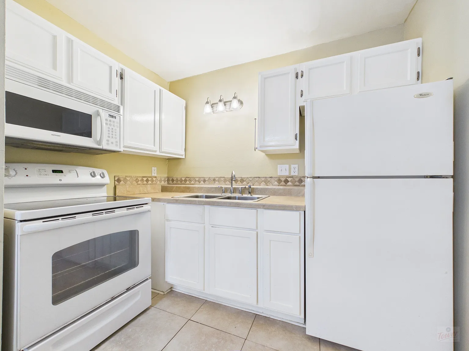 1000 W 26th St Apt 106 — Photo 3