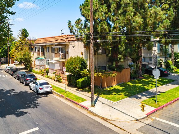 3rd image of 8005 Waring Ave