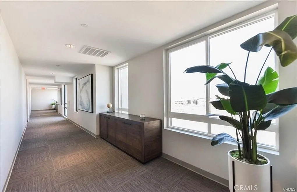 2 bed, 1075 sqft, $3,600 — Photo 4
