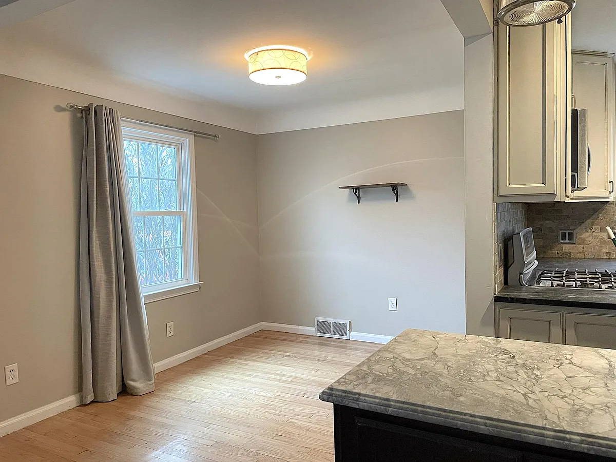 Dining Room - 210 S Gainsborough Ave