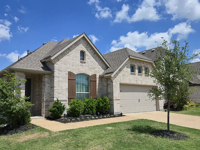 3509 Clara Dr — Photo 2
