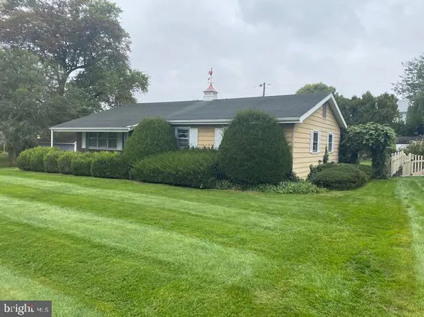 53 Schweyer Ave, Mifflintown, PA 17059