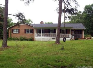 8017 Hickory Dr, Charlotte, NC 28215