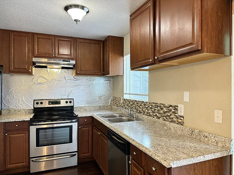 312 Southridge Pl — Photo 11