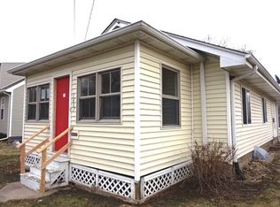 1407 E 4th St, Sterling, IL 61081