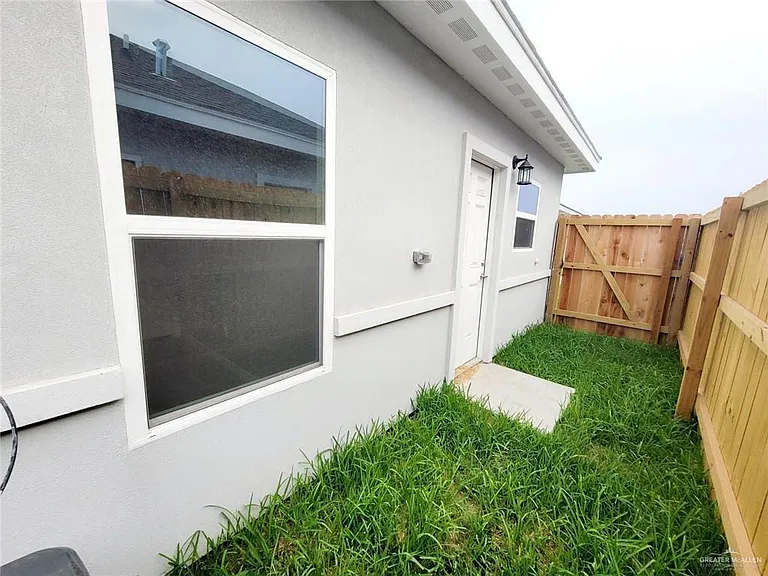 1817 Davenport St #4 — Photo 4