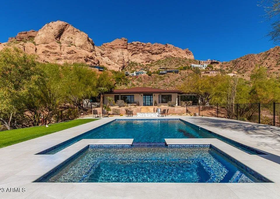 5222 N Saddle Rock Dr