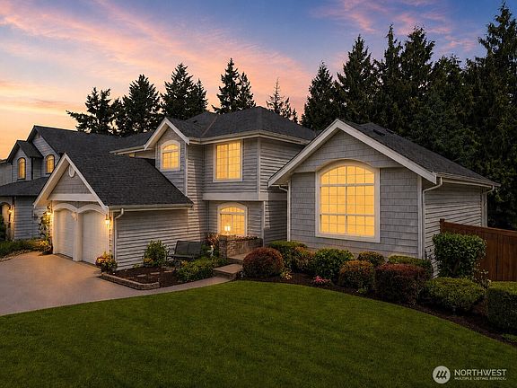 2nd image of 5518 Highland Drive SE