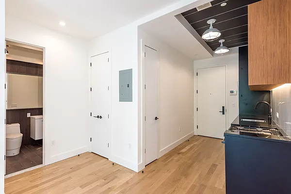 Rented by Nooklyn NYC LLC | media 47