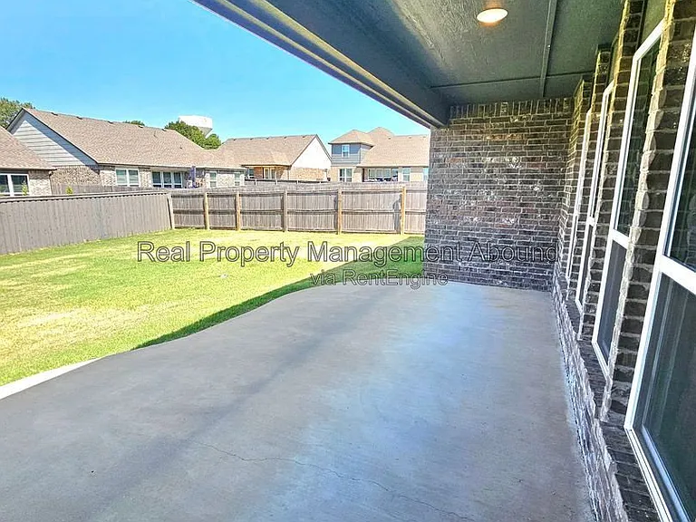 3706 S 13th Pl — Photo 40