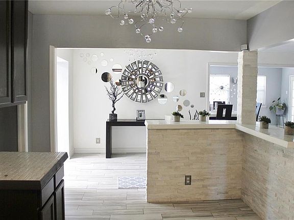 5th image of 326 Olivia Cir