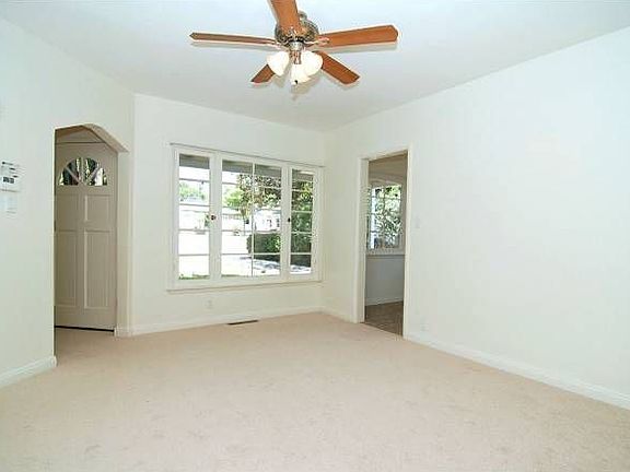 4th image of 810 Oakdale Ave