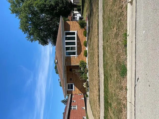 10510 Essex St photo 1