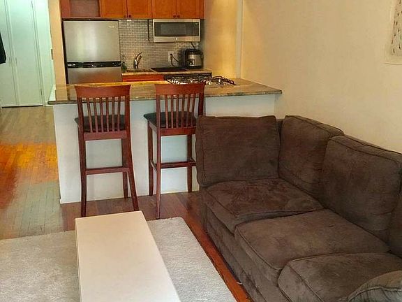 4th image of 252 E 89th St APT 5D