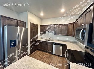 5524 S Seville Pl, Sioux Falls, SD 57108