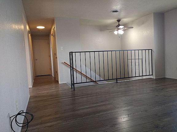2nd image of 425 N Grape Dr