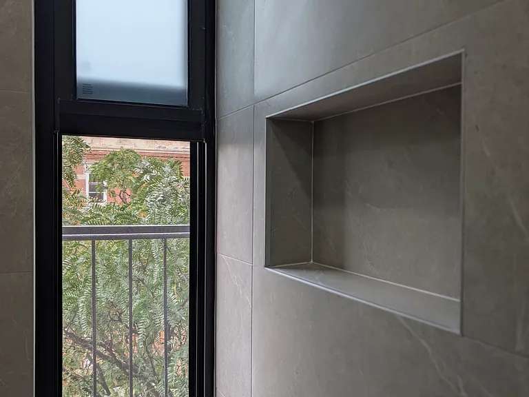 1701 Gates Ave #3R — Photo 14
