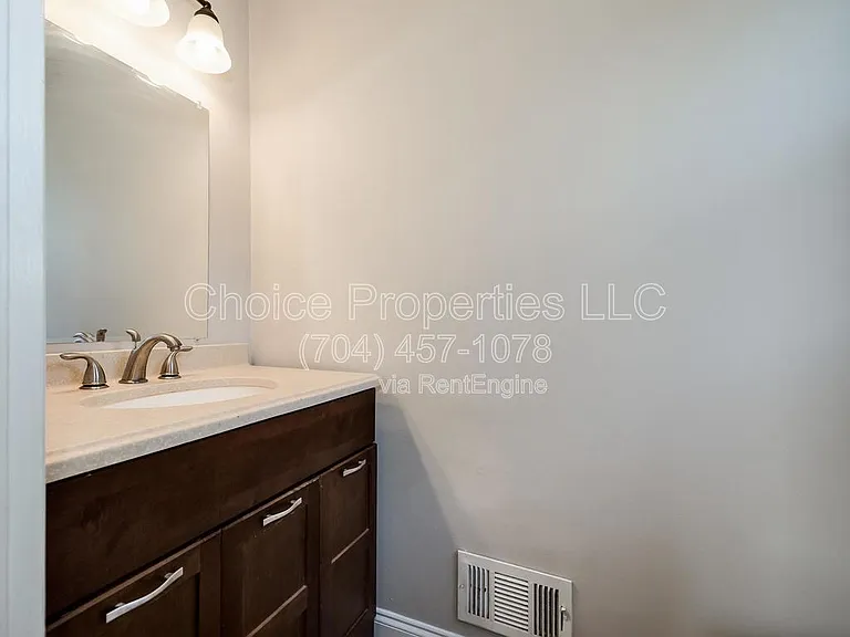 6827 Woodstream Dr — Photo 14