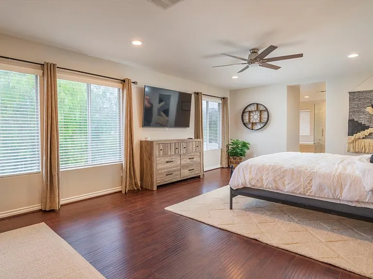 N Deer Springs Dr — Photo 19