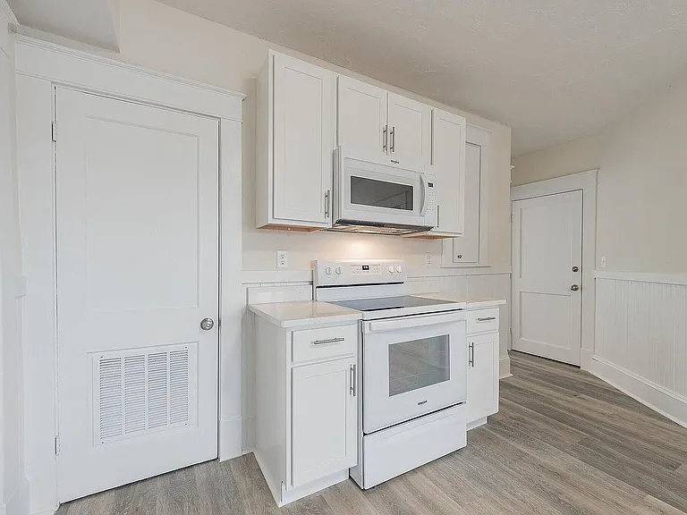 680 Harvard St #2 — Photo 4