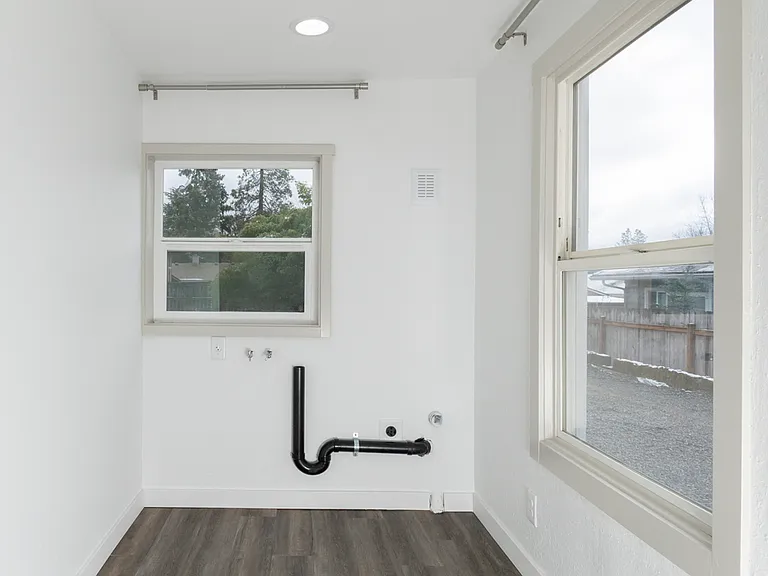 1805 NW Eunice Ave #B — Photo 17