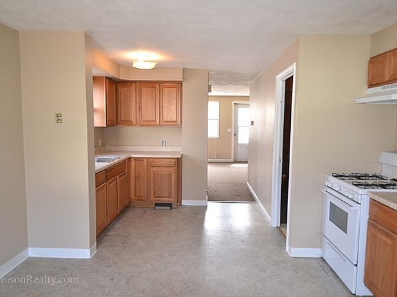 2nd image of 93 2nd St