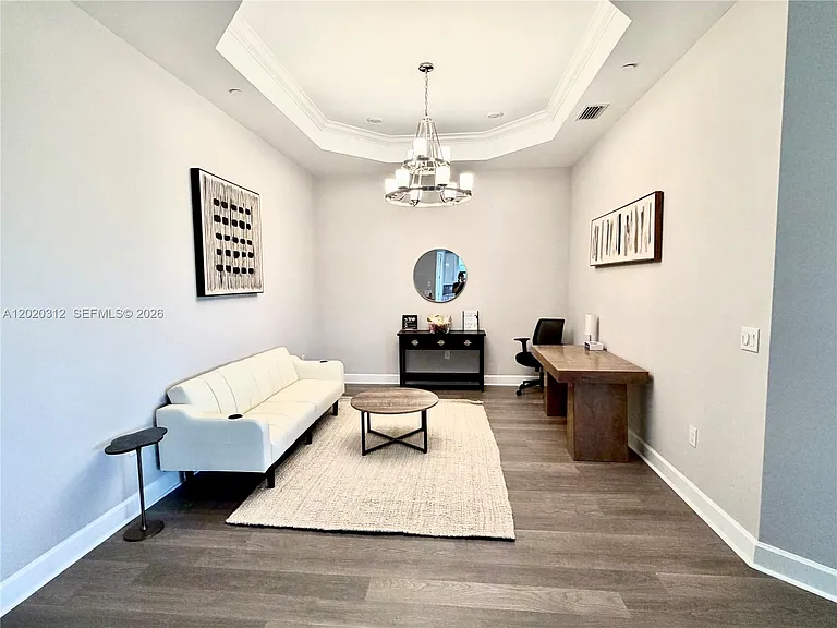 15323 Lucerna #204 — Photo 12