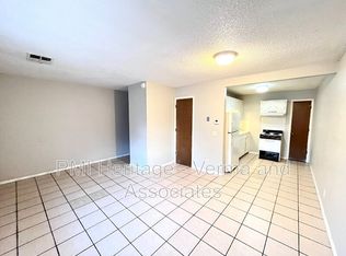 813 N Pleasant St APT B, Springdale, AR 72764