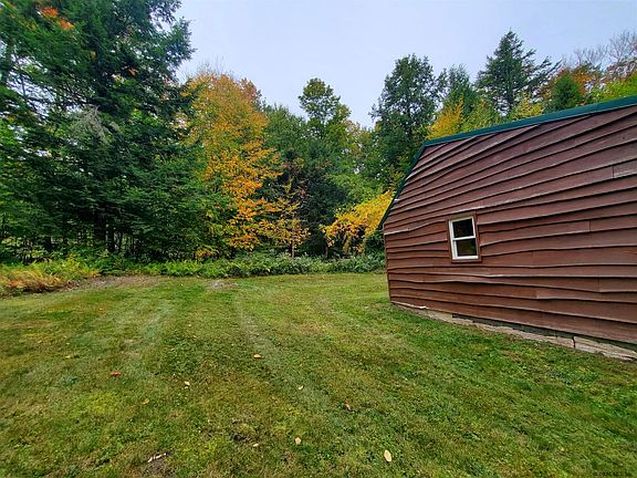 3rd image of 517 Dennie Rd