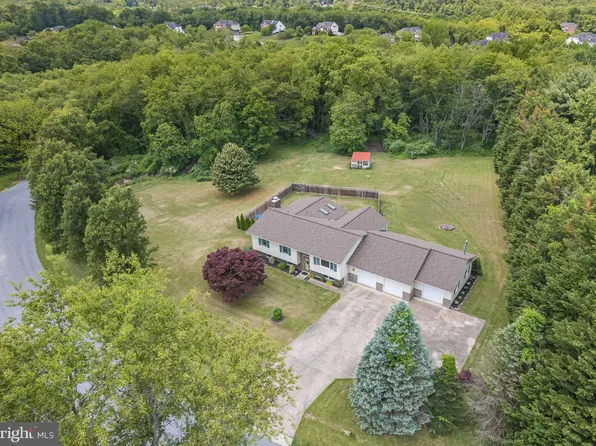 1872 Lakeland Dr, Finksburg, MD 21048