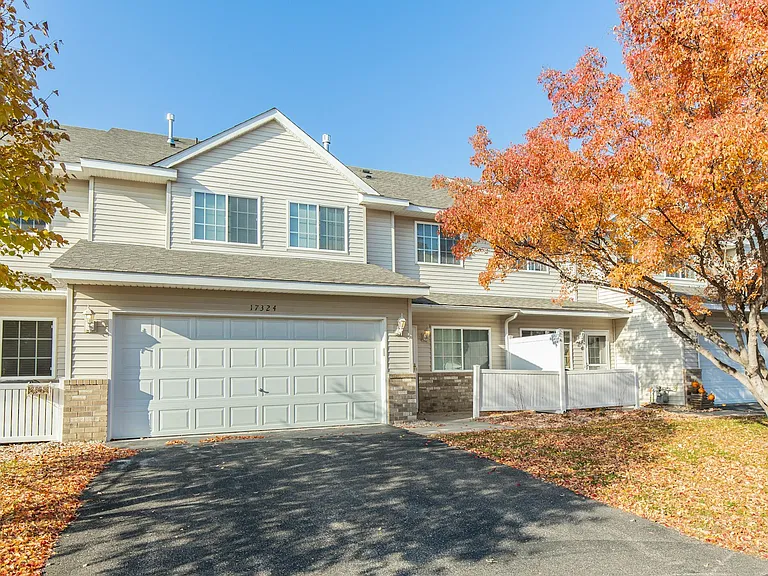 17324 River Birch Ln S — Photo 1
