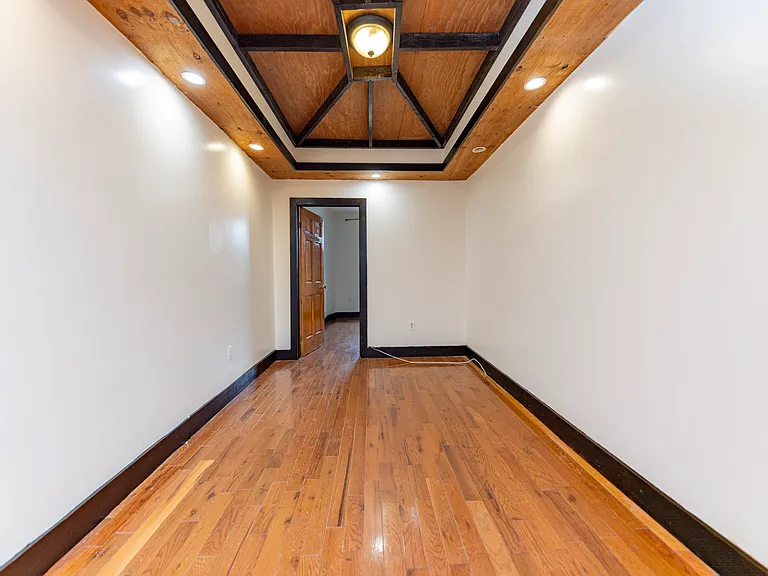 88 Starr St #2L — Photo 15