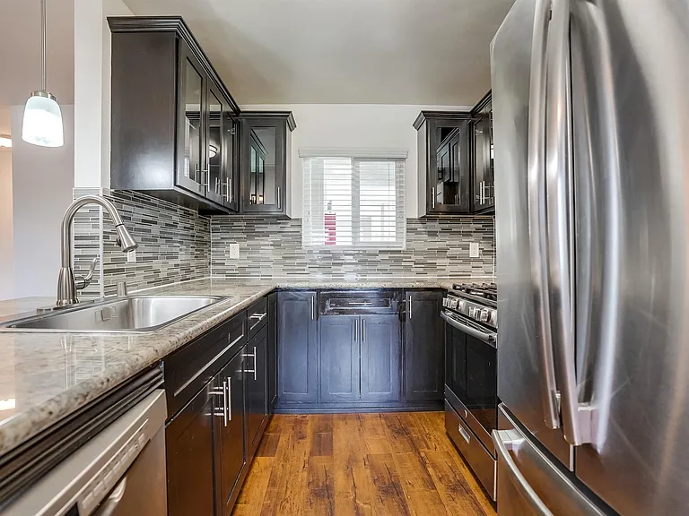821 N Austin Ave — Photo 10