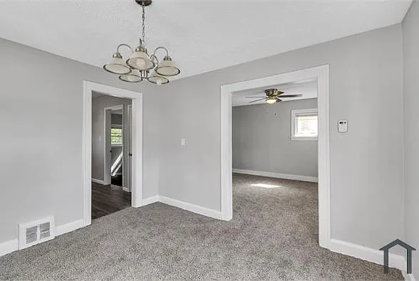 10409 Nelson Ave — Photo 6