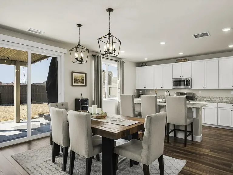 2136 Marcus Way — Photo 4
