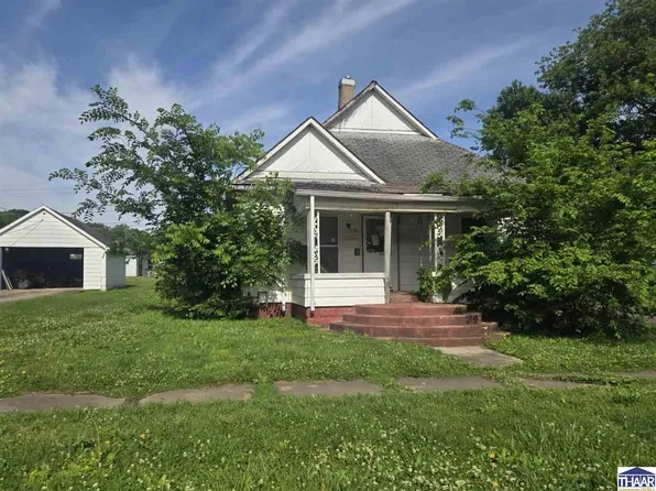 138 N 11th St, Clinton, IN 47842