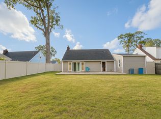 (Undisclosed Address), Copiague, NY 11726