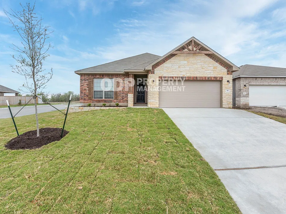 742 Friar Tuck Dr